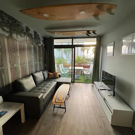 Surf Station Tenerife Americas * Playa de las Americas (Tenerife)